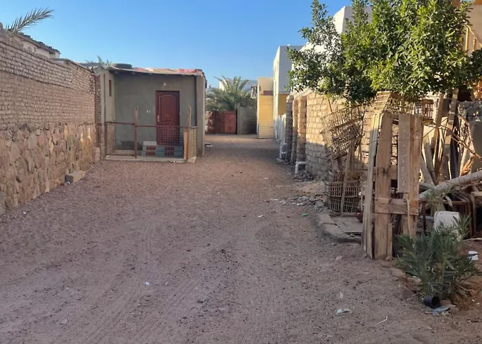 Modern & Charming 2br - Navy House * دهب