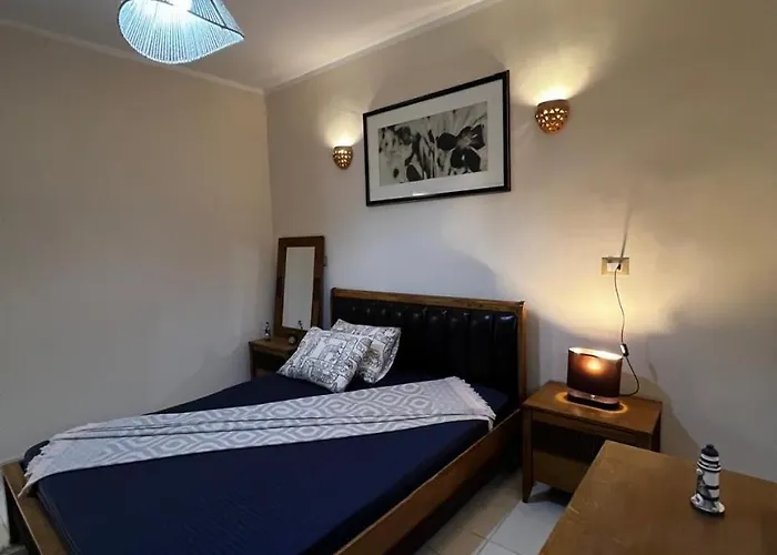 Modern & Charming 2br - Navy House