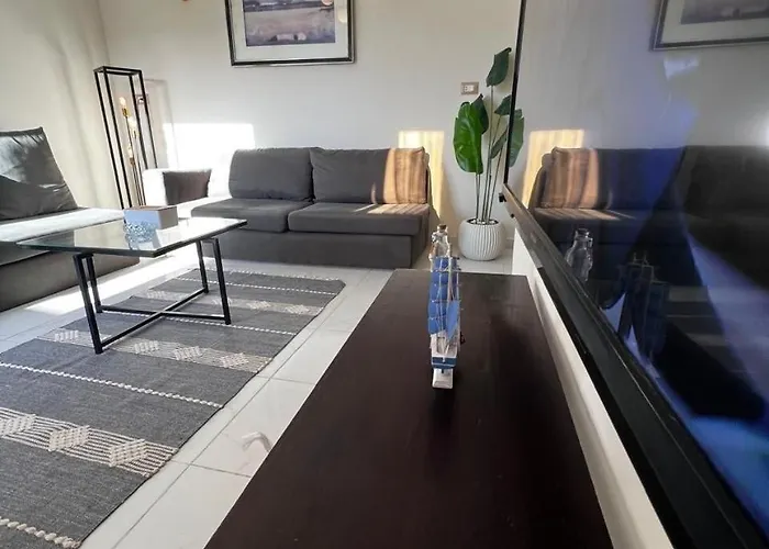 Modern & Charming 2br - Navy House شقة دهب